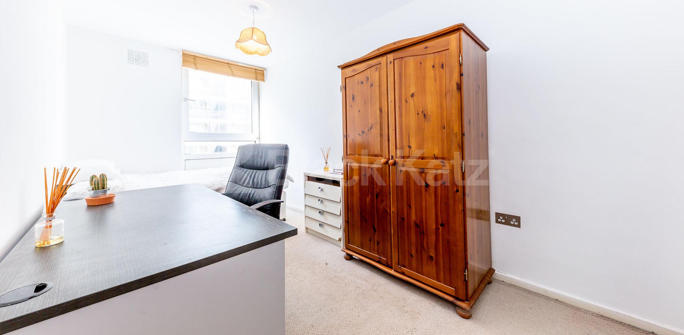 			UNDER OFFER!, 3 Bedroom, 1 bath, 1 reception Flat			 Stanhope Street, CAMDEN - EUSTON